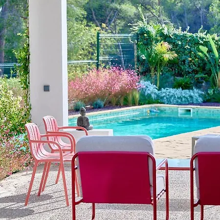Casa Brisa Boutique - Gay Men Only Bed & Breakfast